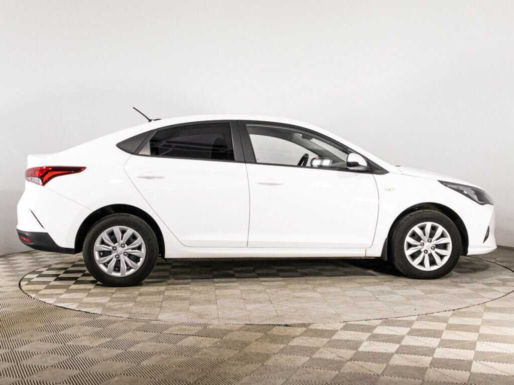 Купить Hyundai Solaris с пробегом. Фото: #3
