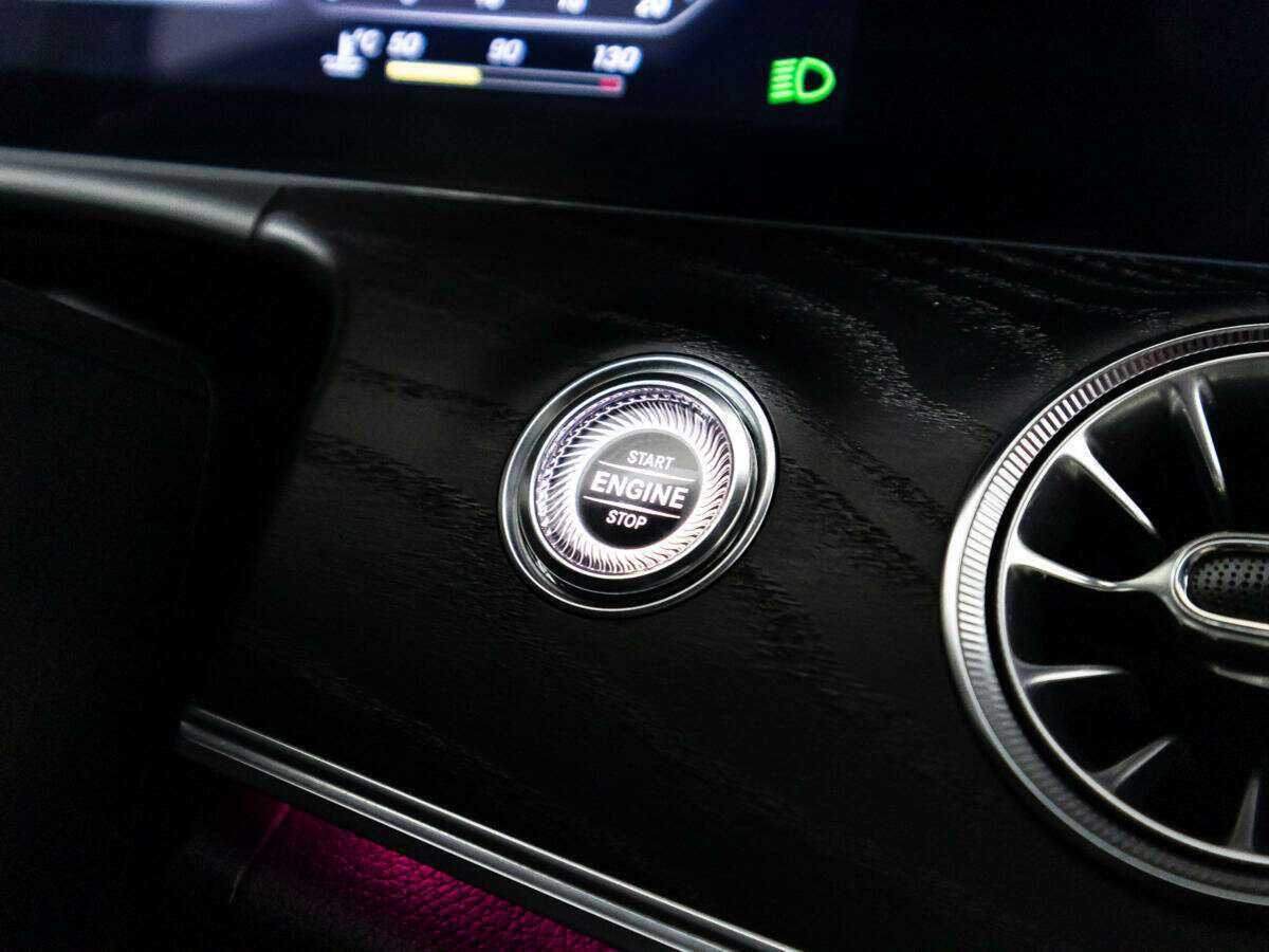 Купить Mercedes-Benz E-Класс с пробегом. Фото: #21