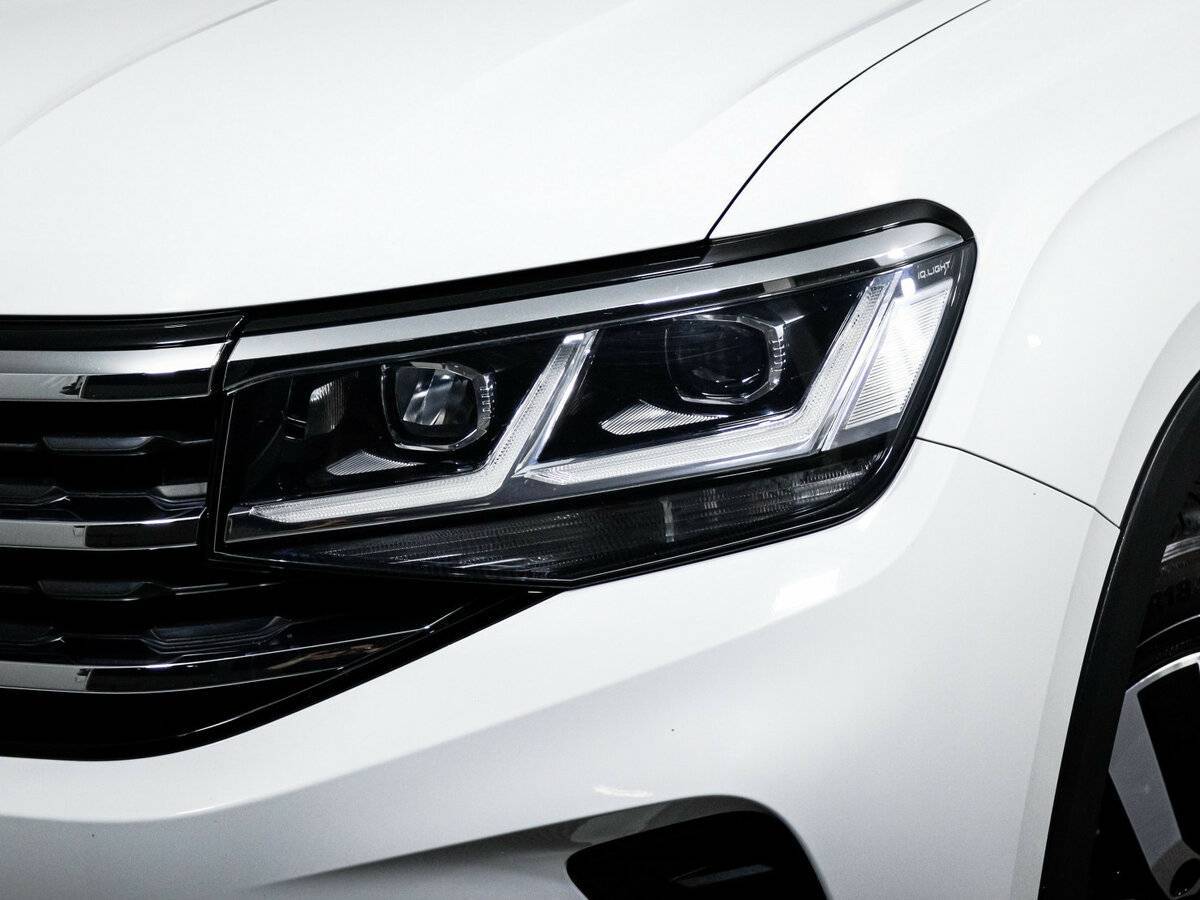 Купить Volkswagen Teramont с пробегом. Фото: #15