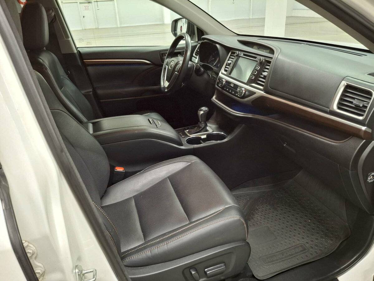 Купить Toyota Highlander с пробегом. Фото: #10
