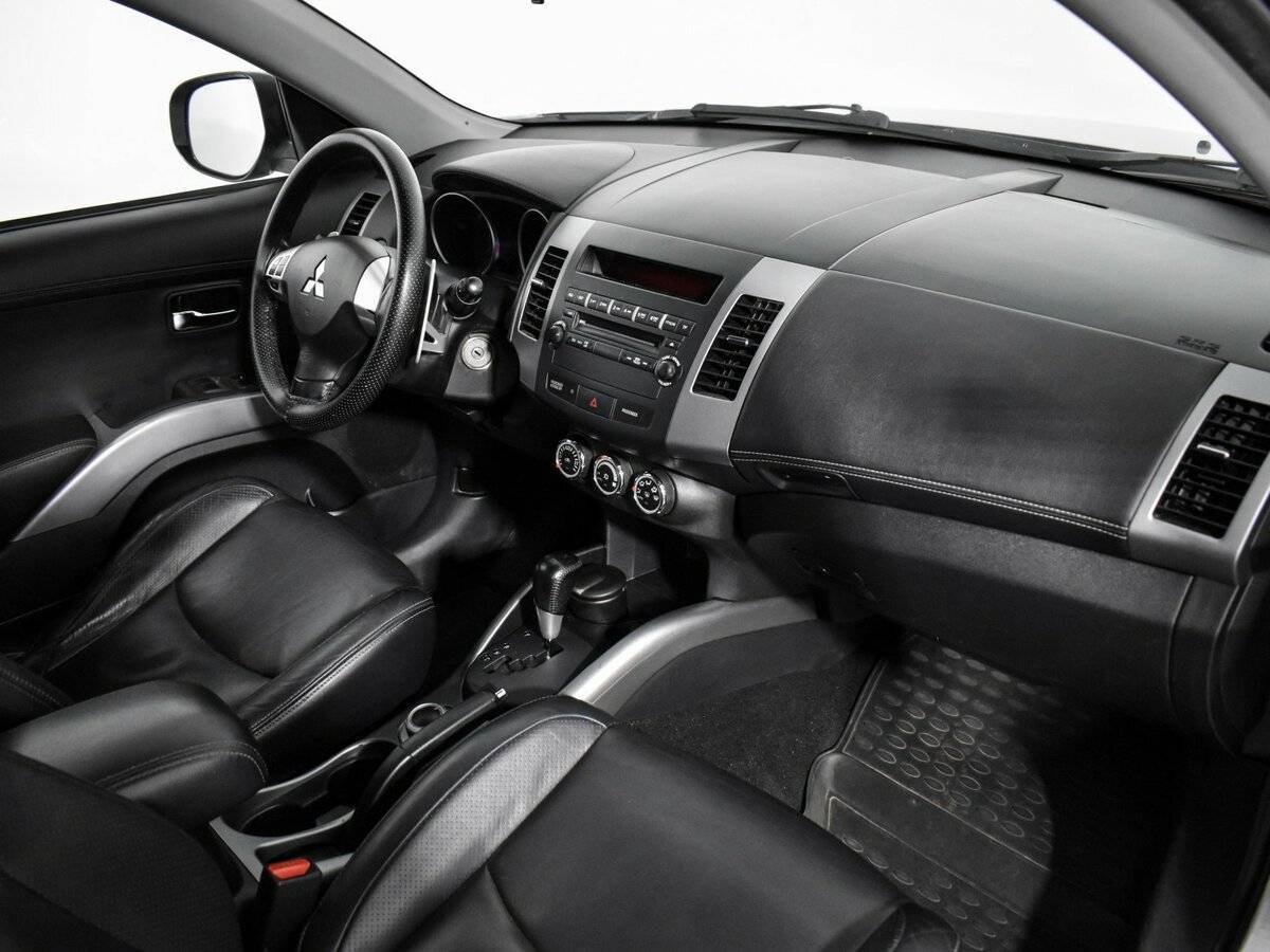 Купить Mitsubishi Outlander с пробегом. Фото: #14
