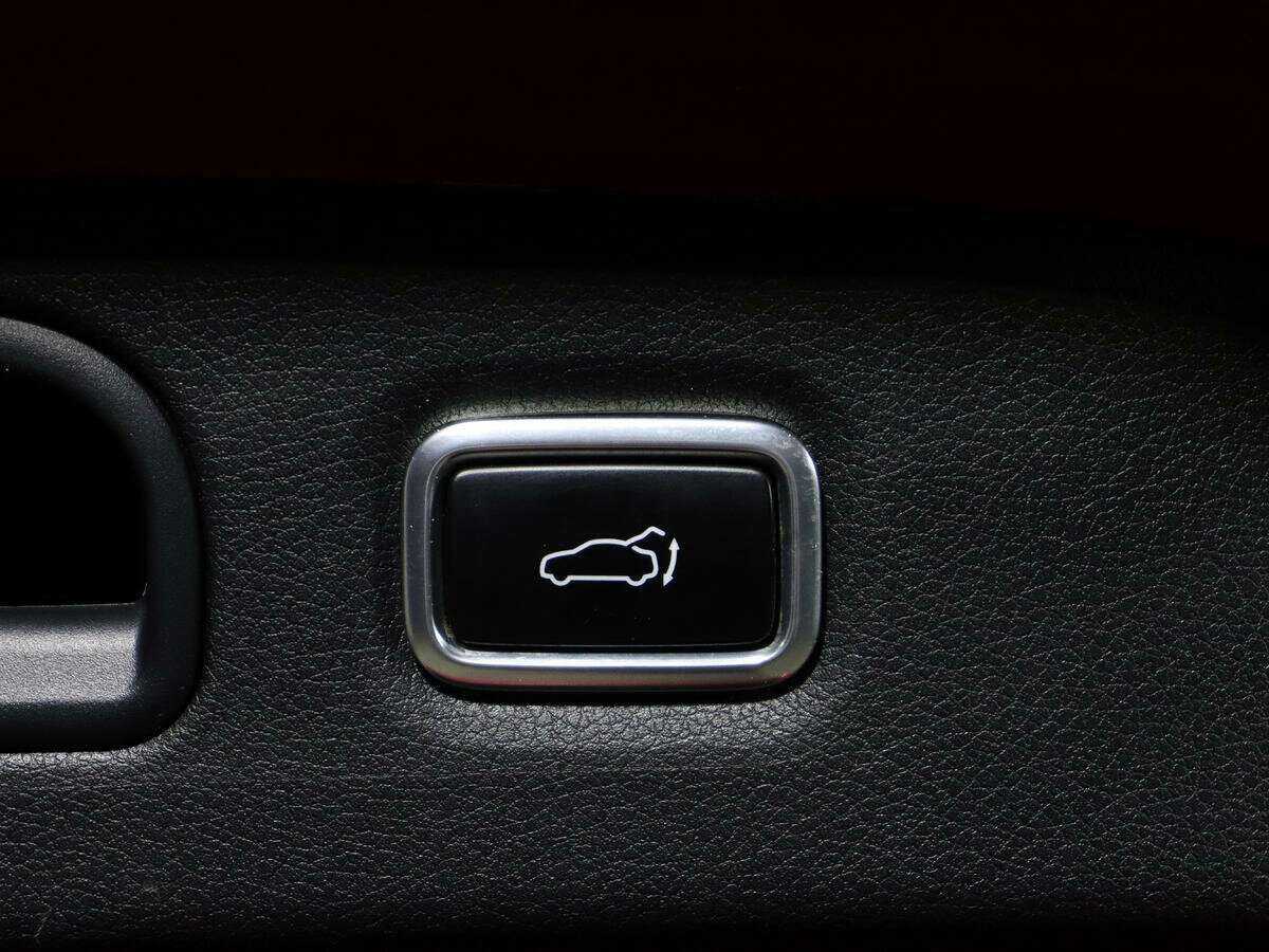 Купить Kia Stinger с пробегом. Фото: #18