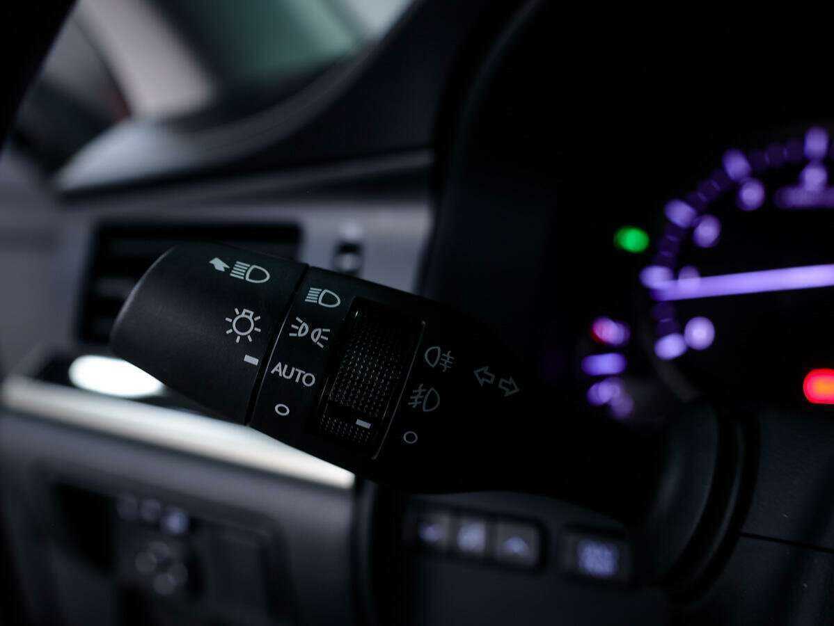 Купить Lexus ES с пробегом. Фото: #29