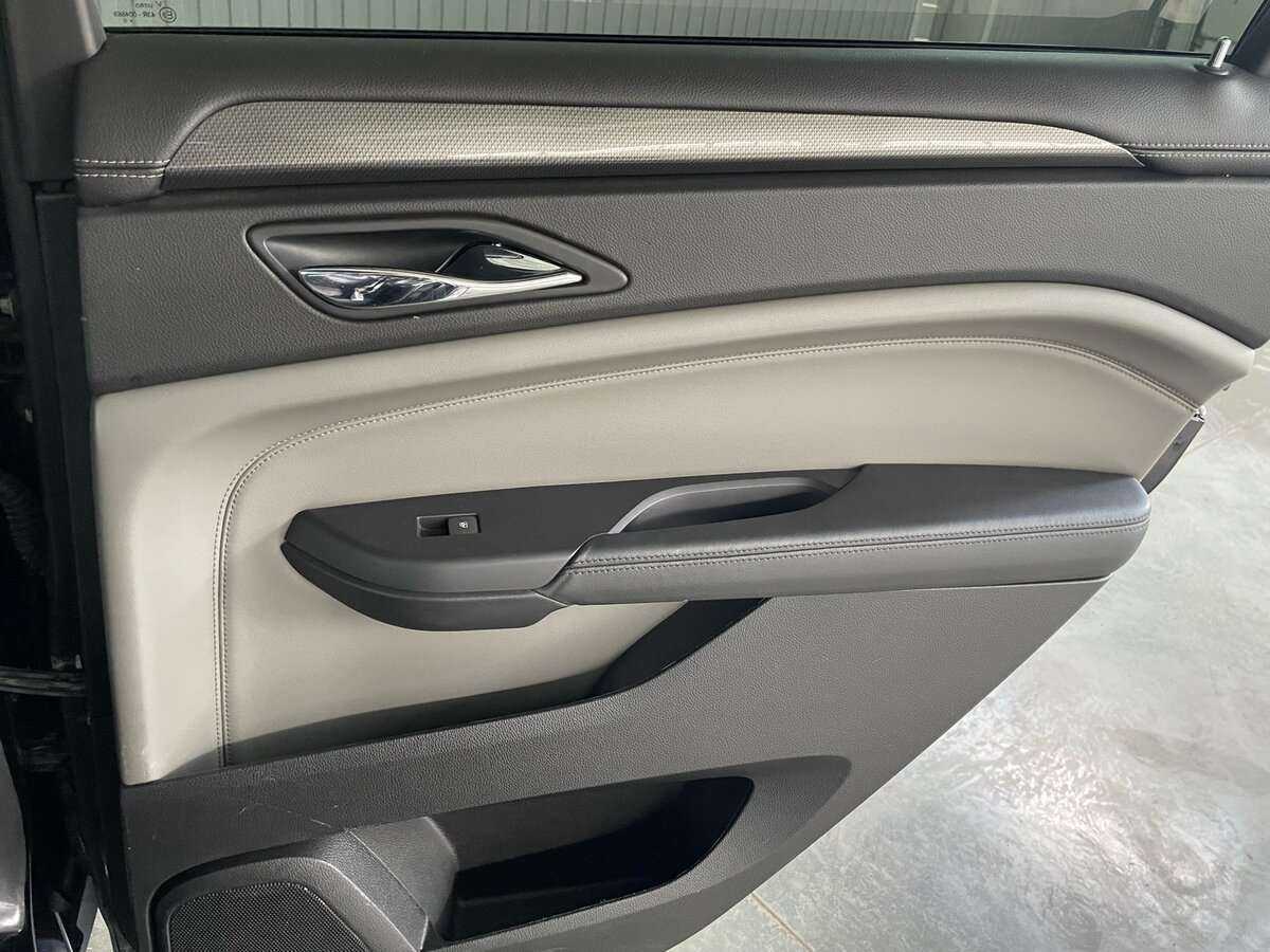 Купить Cadillac SRX с пробегом. Фото: #31