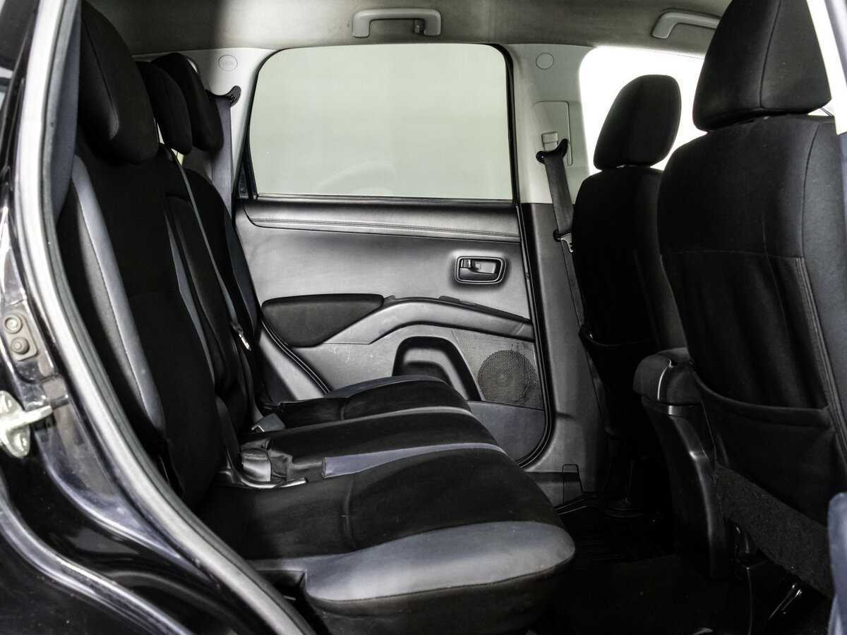 Купить Mitsubishi Outlander с пробегом. Фото: #11