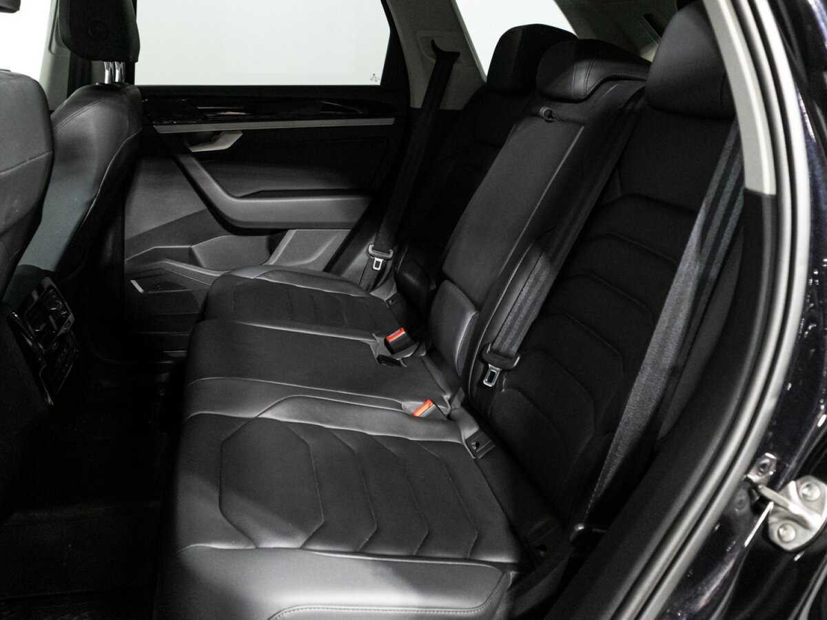 Купить Volkswagen Touareg с пробегом. Фото: #8