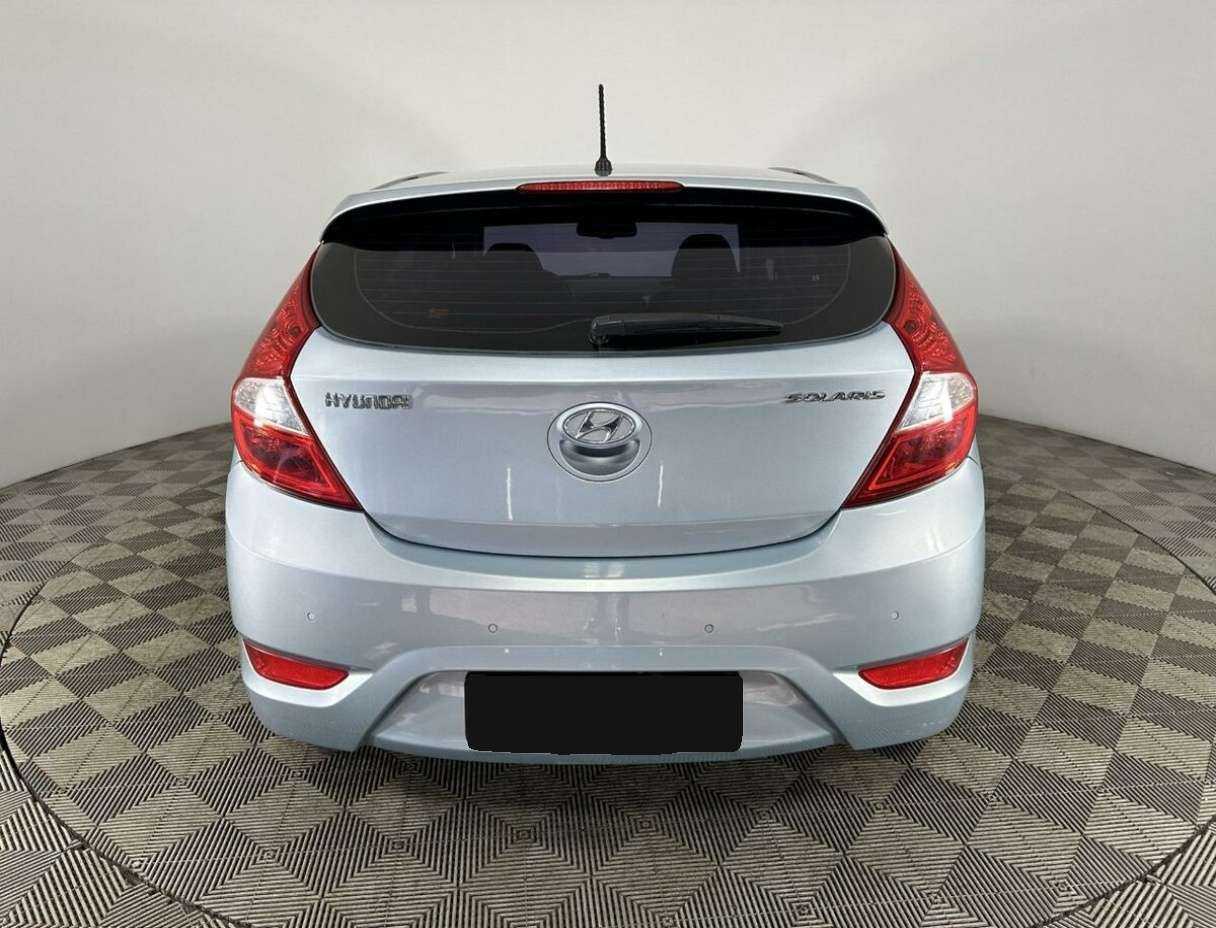 Купить Hyundai Solaris с пробегом. Фото: #2