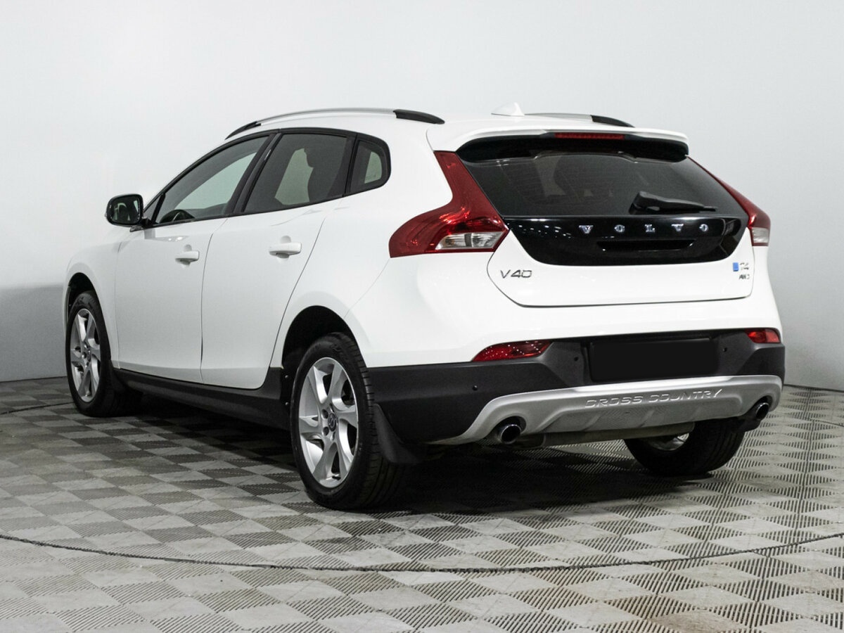 Купить Volvo V40 Cross Country с пробегом. Фото: #6