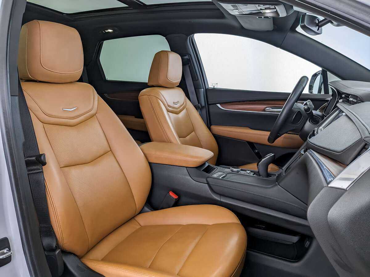 Купить Cadillac XT5 с пробегом. Фото: #23