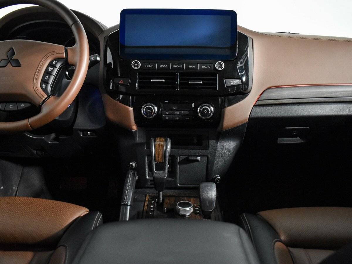 Купить Mitsubishi Pajero с пробегом. Фото: #12