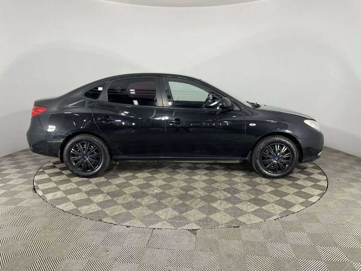 Купить Hyundai Elantra с пробегом. Фото: #3