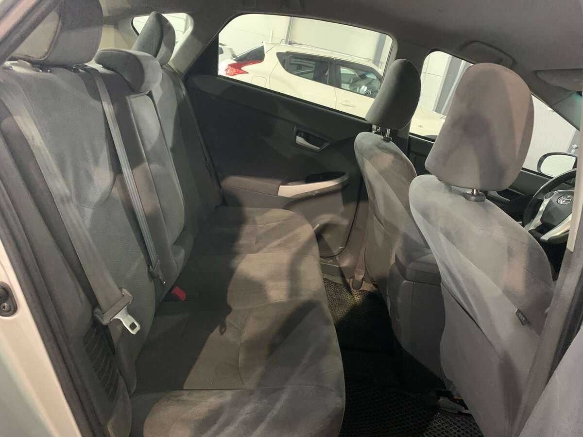 Купить Toyota Prius с пробегом. Фото: #12