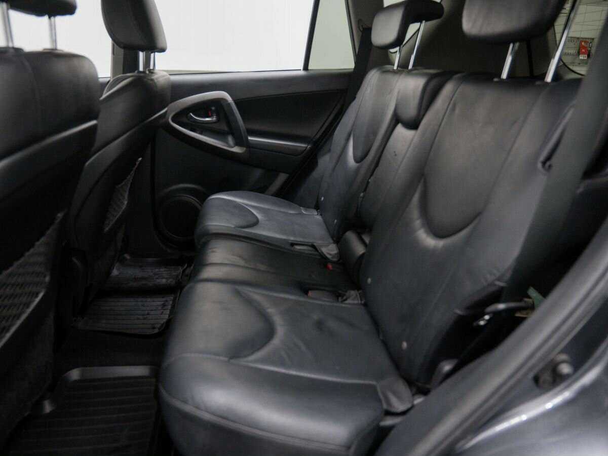 Купить Toyota RAV4 с пробегом. Фото: #12