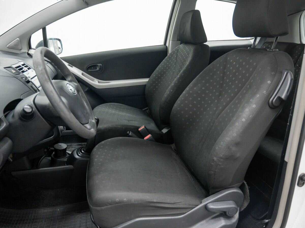 Купить Toyota Yaris с пробегом. Фото: #12
