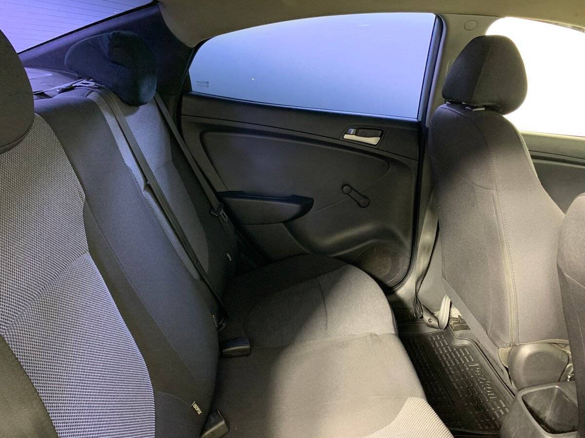 Купить Hyundai Solaris с пробегом. Фото: #16