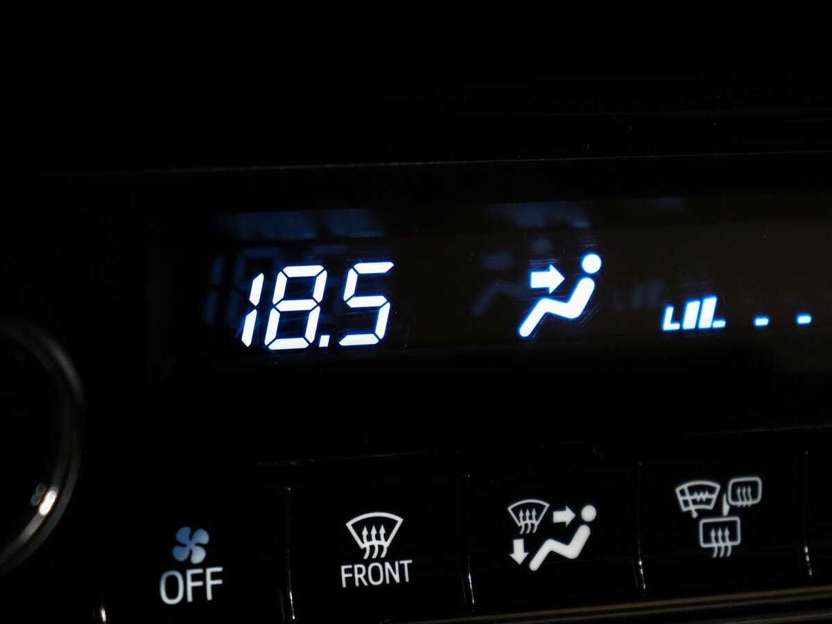 Купить Toyota Fortuner с пробегом. Фото: #15