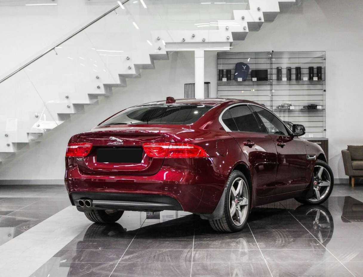 Купить Jaguar XE с пробегом. Фото: #7