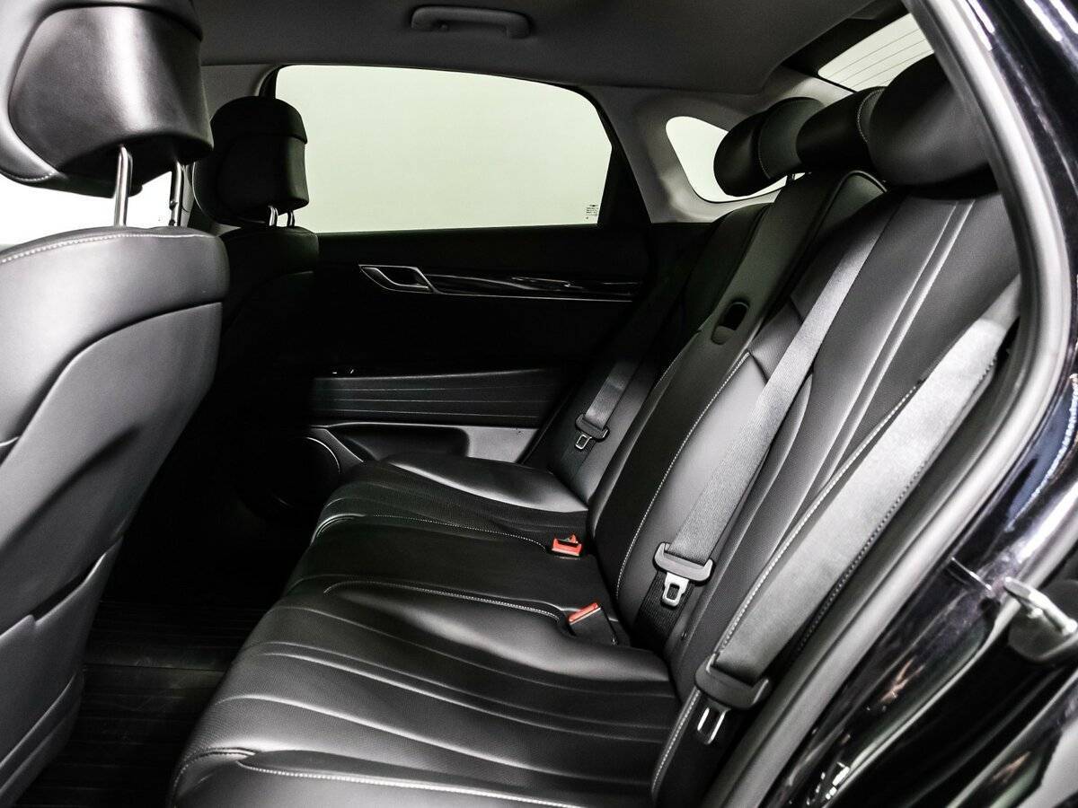 Купить Genesis G80 с пробегом. Фото: #11