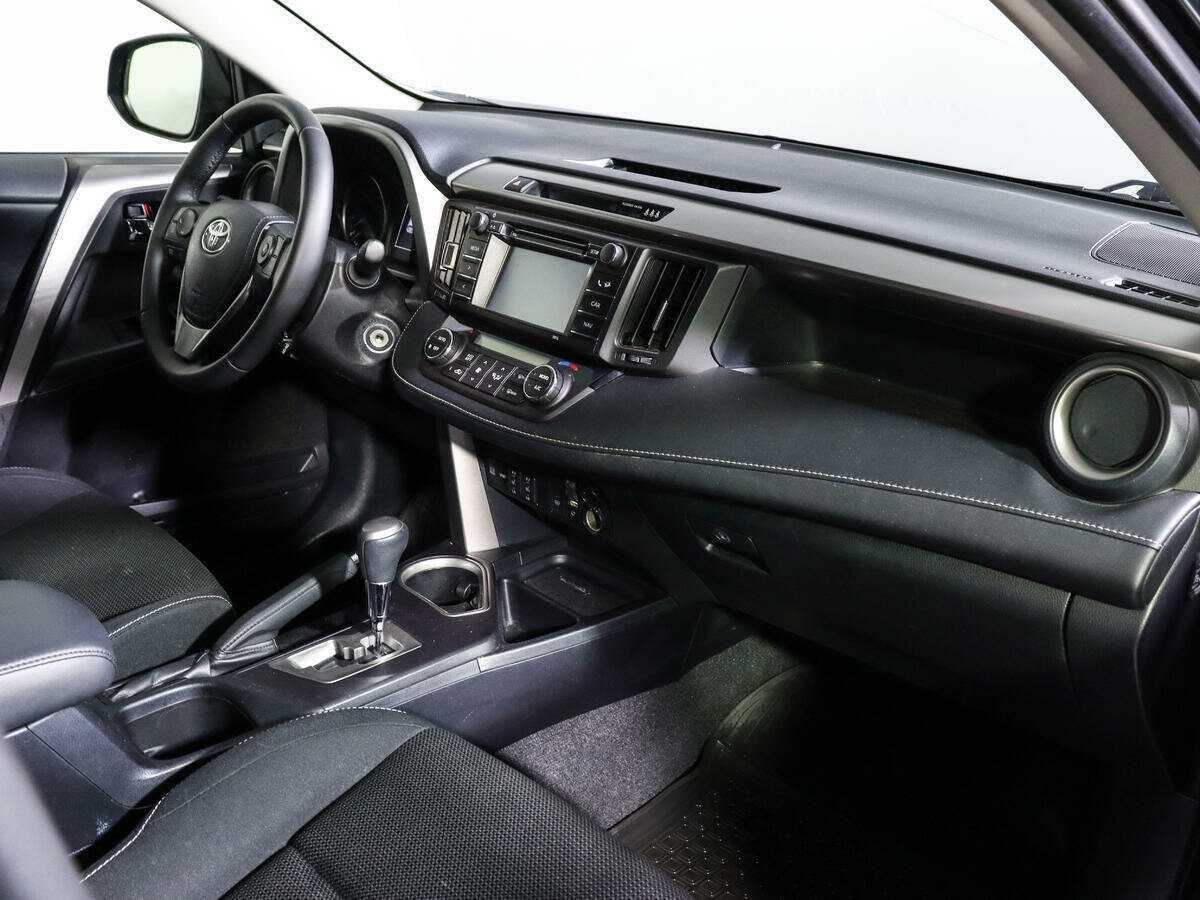 Купить Toyota RAV4 с пробегом. Фото: #6
