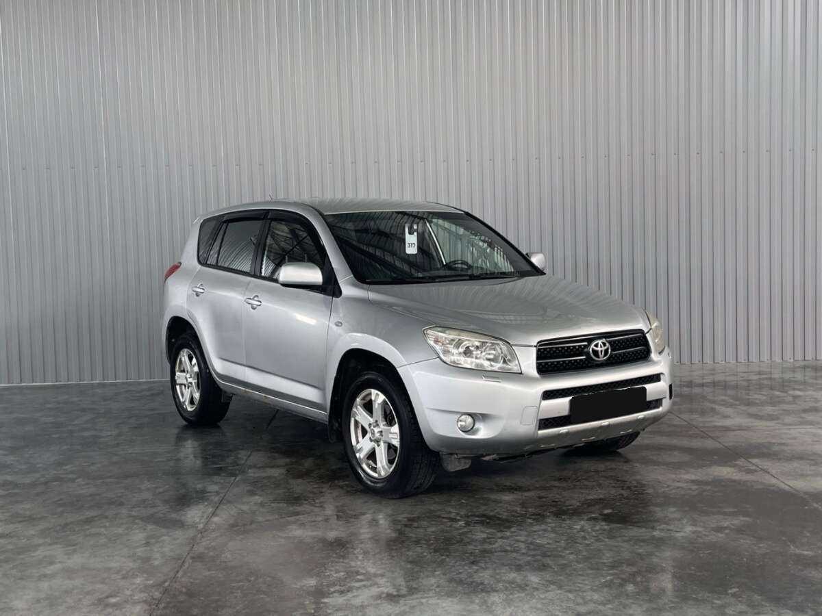 Купить Toyota RAV4 с пробегом. Фото: #2