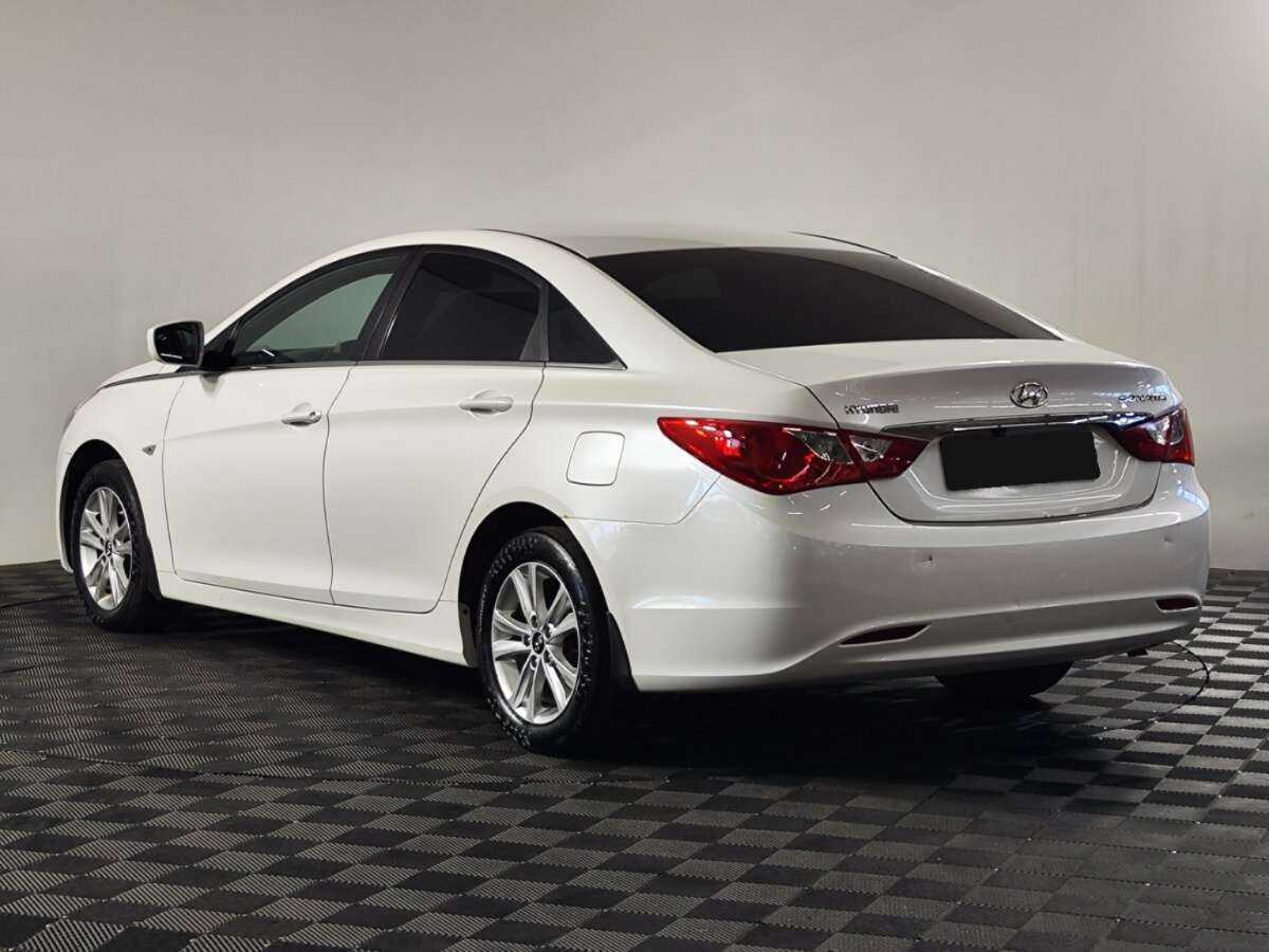 Купить Hyundai Sonata с пробегом. Фото: #3