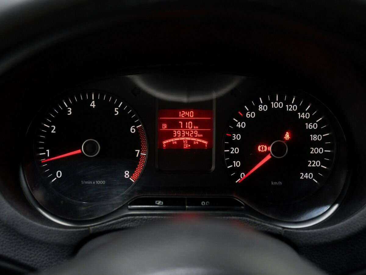 Купить Volkswagen Polo с пробегом. Фото: #17
