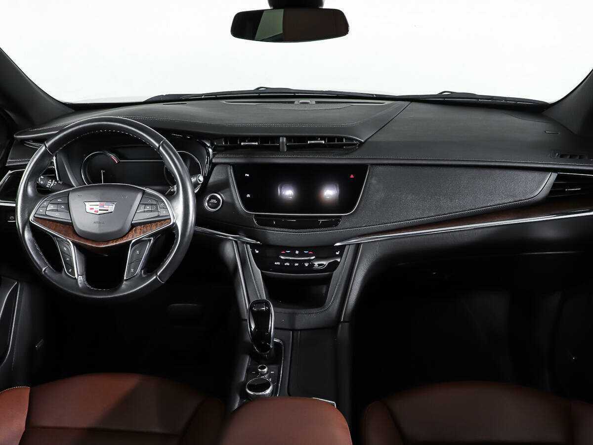 Купить Cadillac XT5 с пробегом. Фото: #7