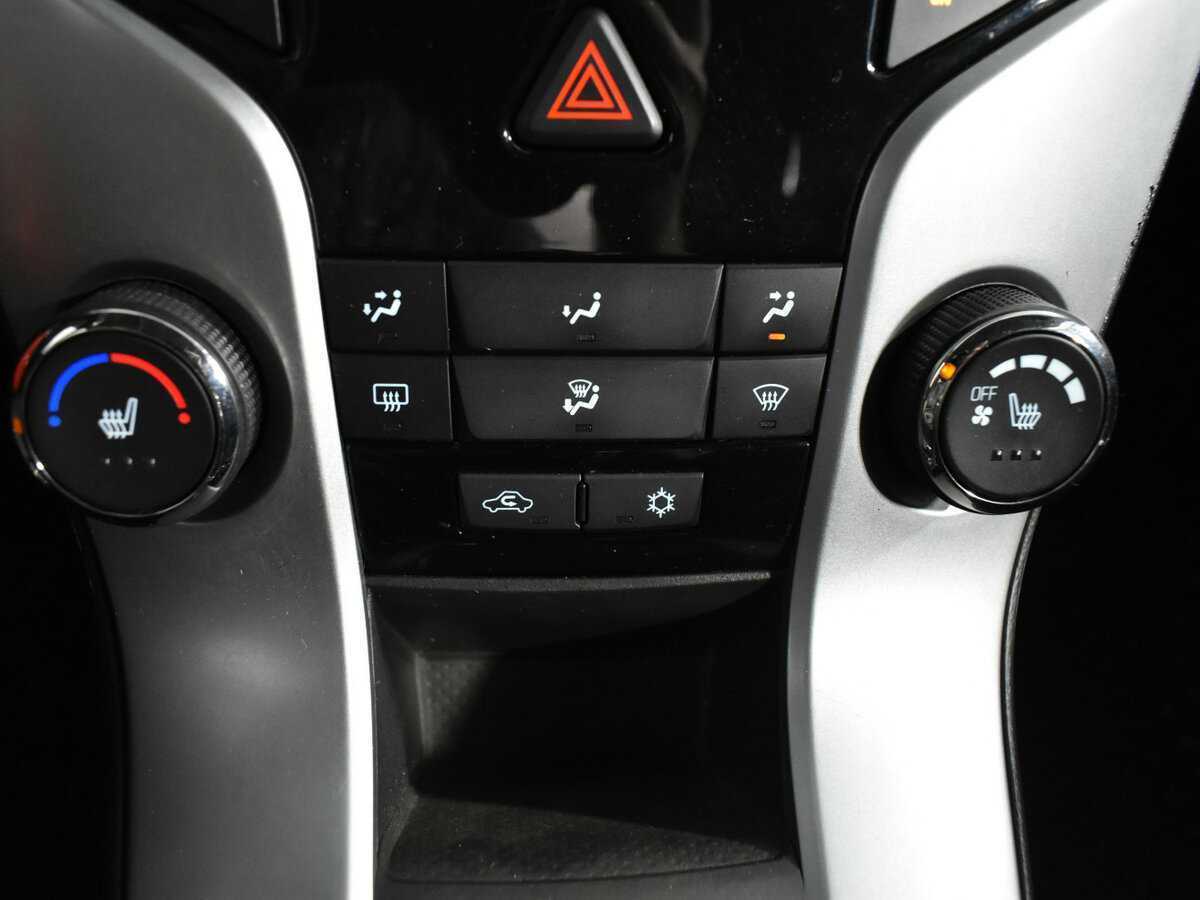 Купить Chevrolet Cruze с пробегом. Фото: #15