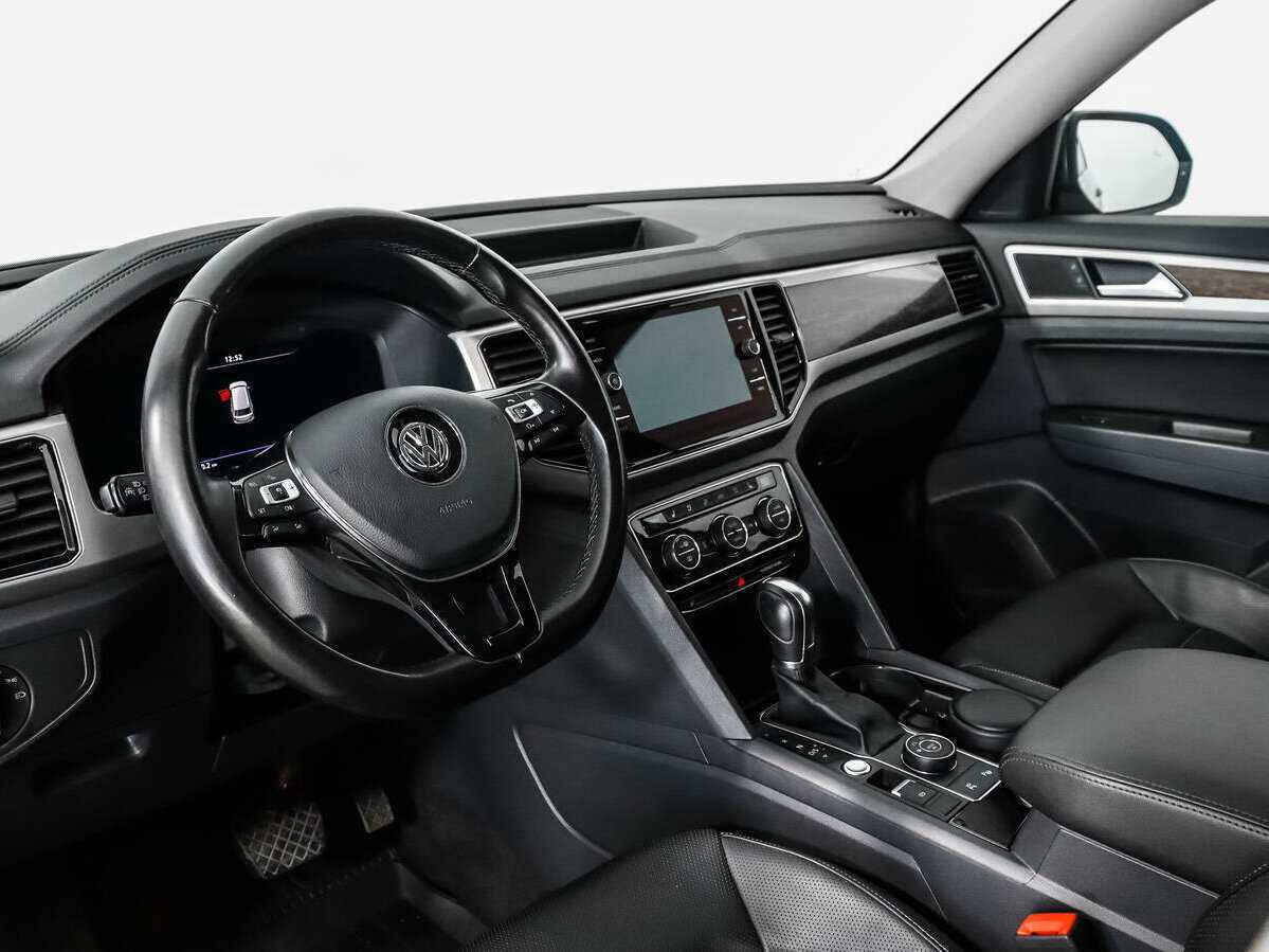 Купить Volkswagen Teramont с пробегом. Фото: #8