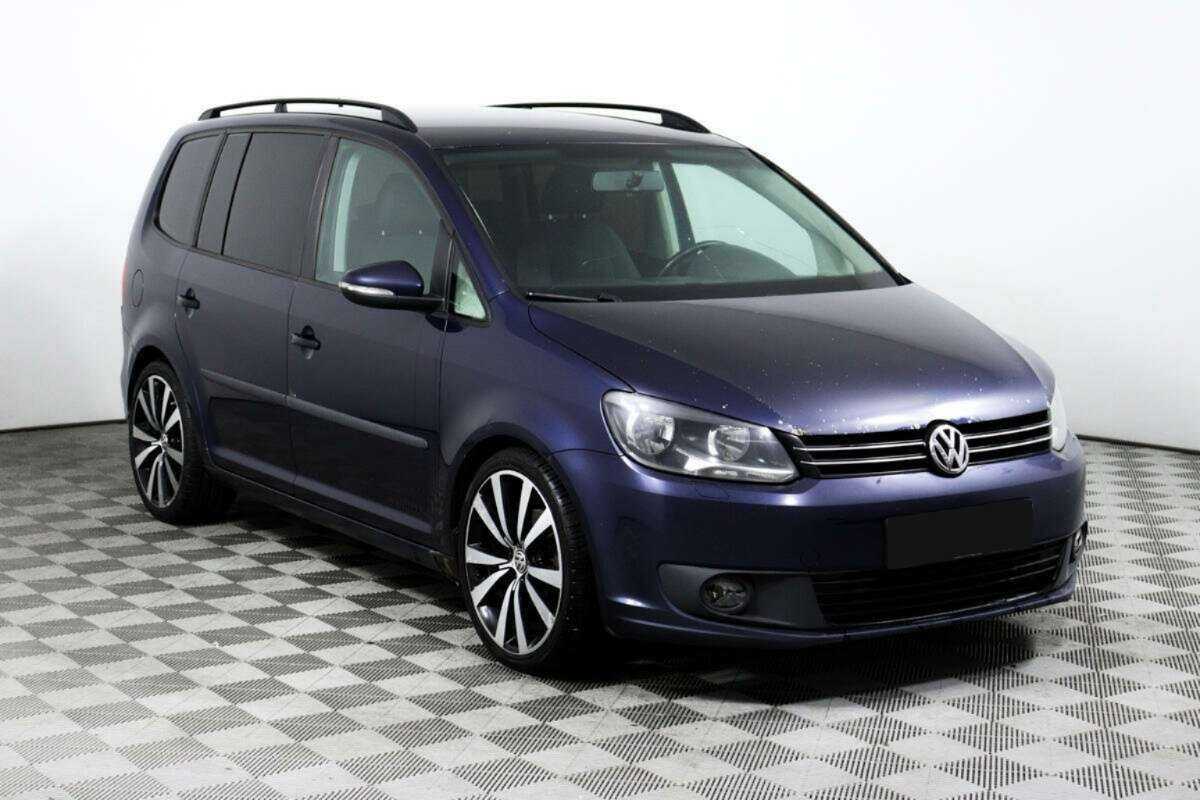 Купить Volkswagen Touran с пробегом. Фото: #2