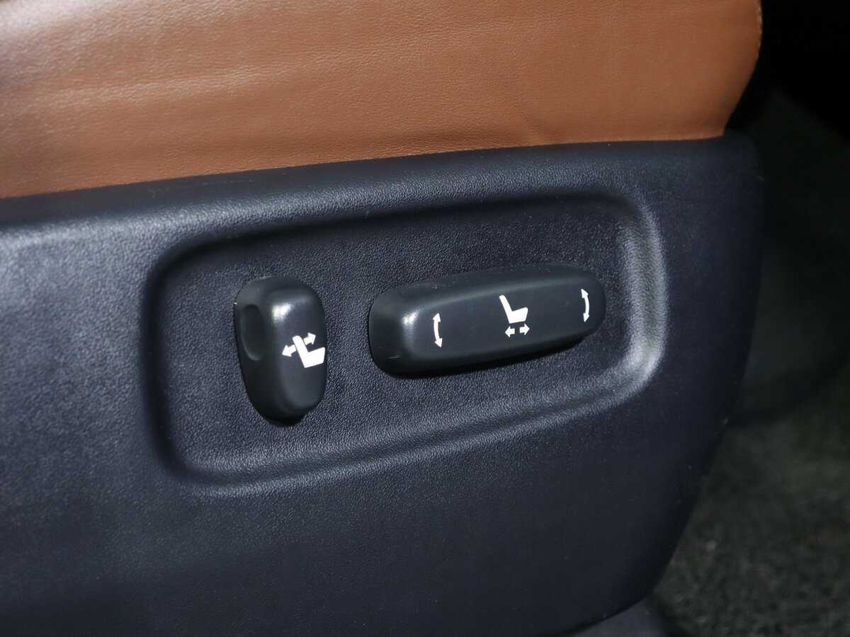 Купить Toyota Land Cruiser с пробегом. Фото: #13