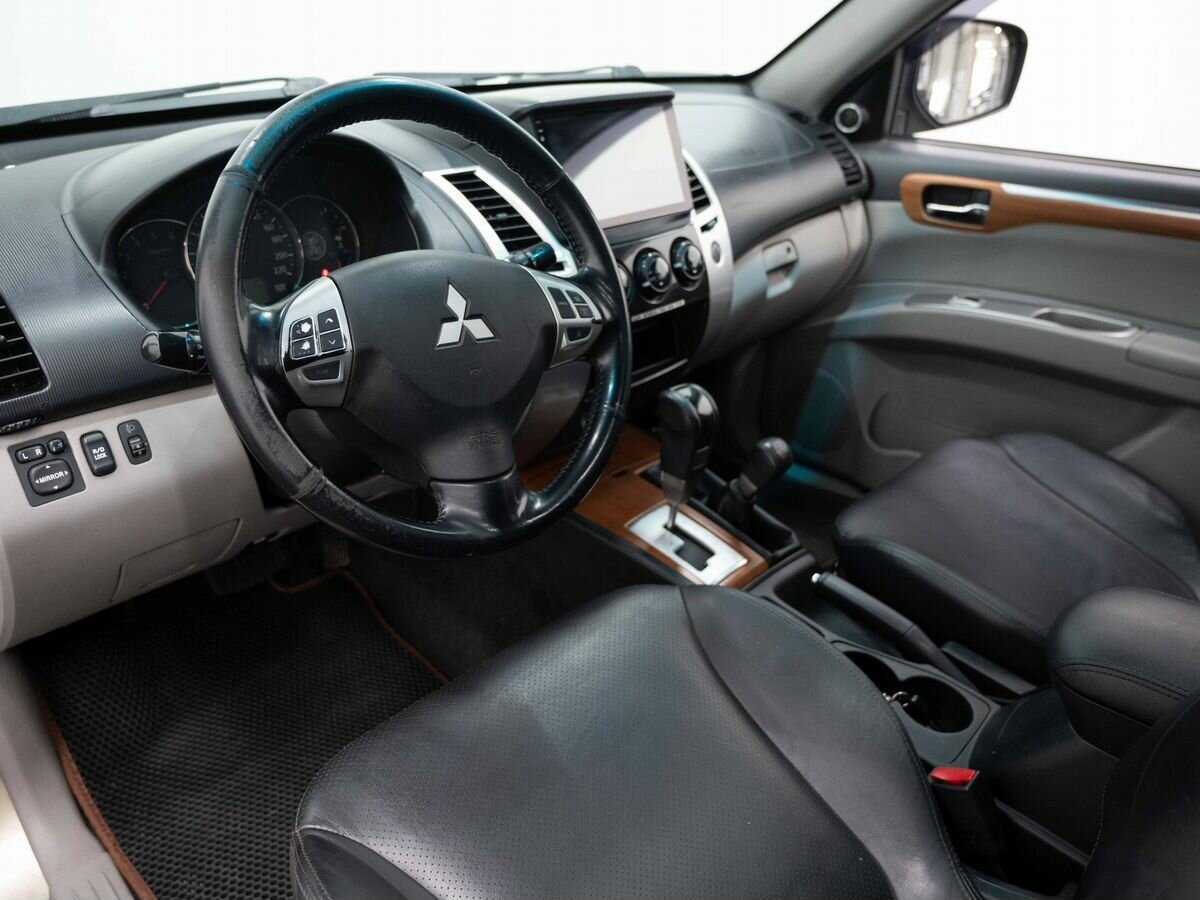 Купить Mitsubishi Pajero Sport с пробегом. Фото: #5