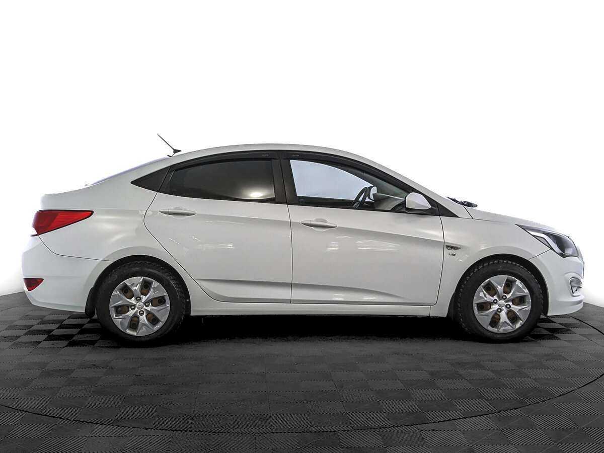 Купить Hyundai Solaris с пробегом. Фото: #2
