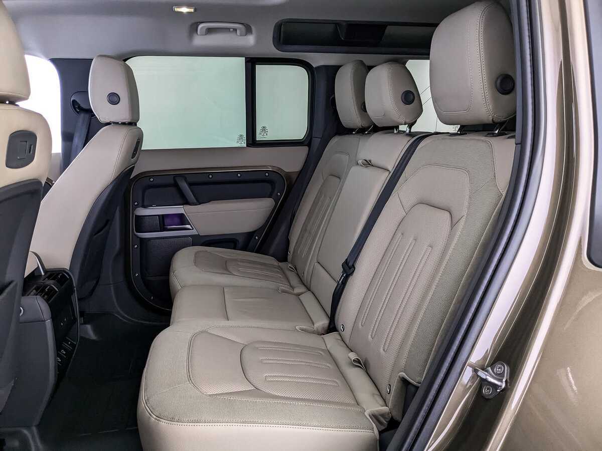 Купить Land Rover Defender с пробегом. Фото: #17