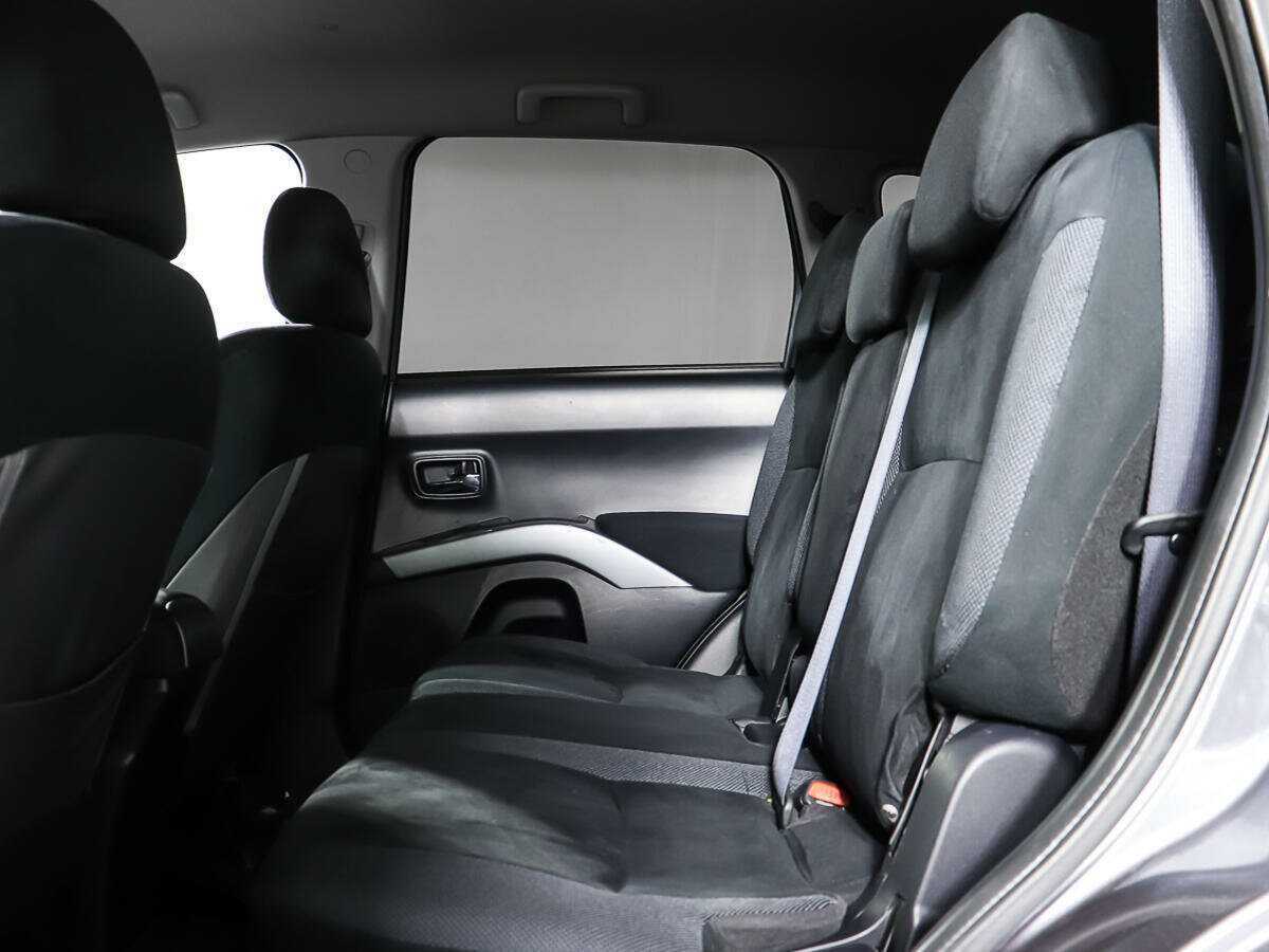 Купить Mitsubishi Outlander с пробегом. Фото: #9