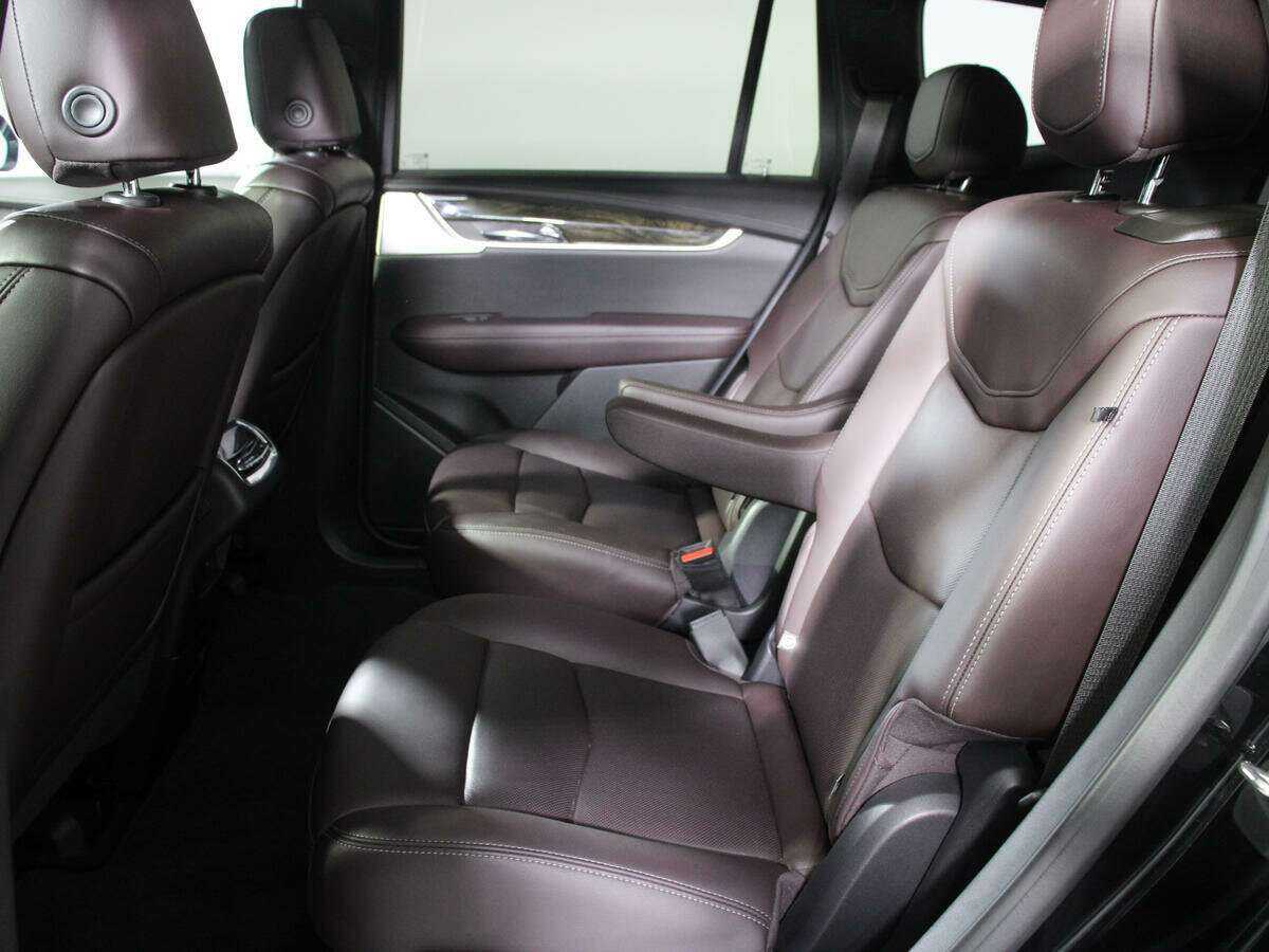 Купить Cadillac XT6 с пробегом. Фото: #6