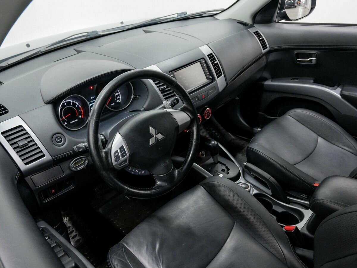 Купить Mitsubishi Outlander с пробегом. Фото: #11