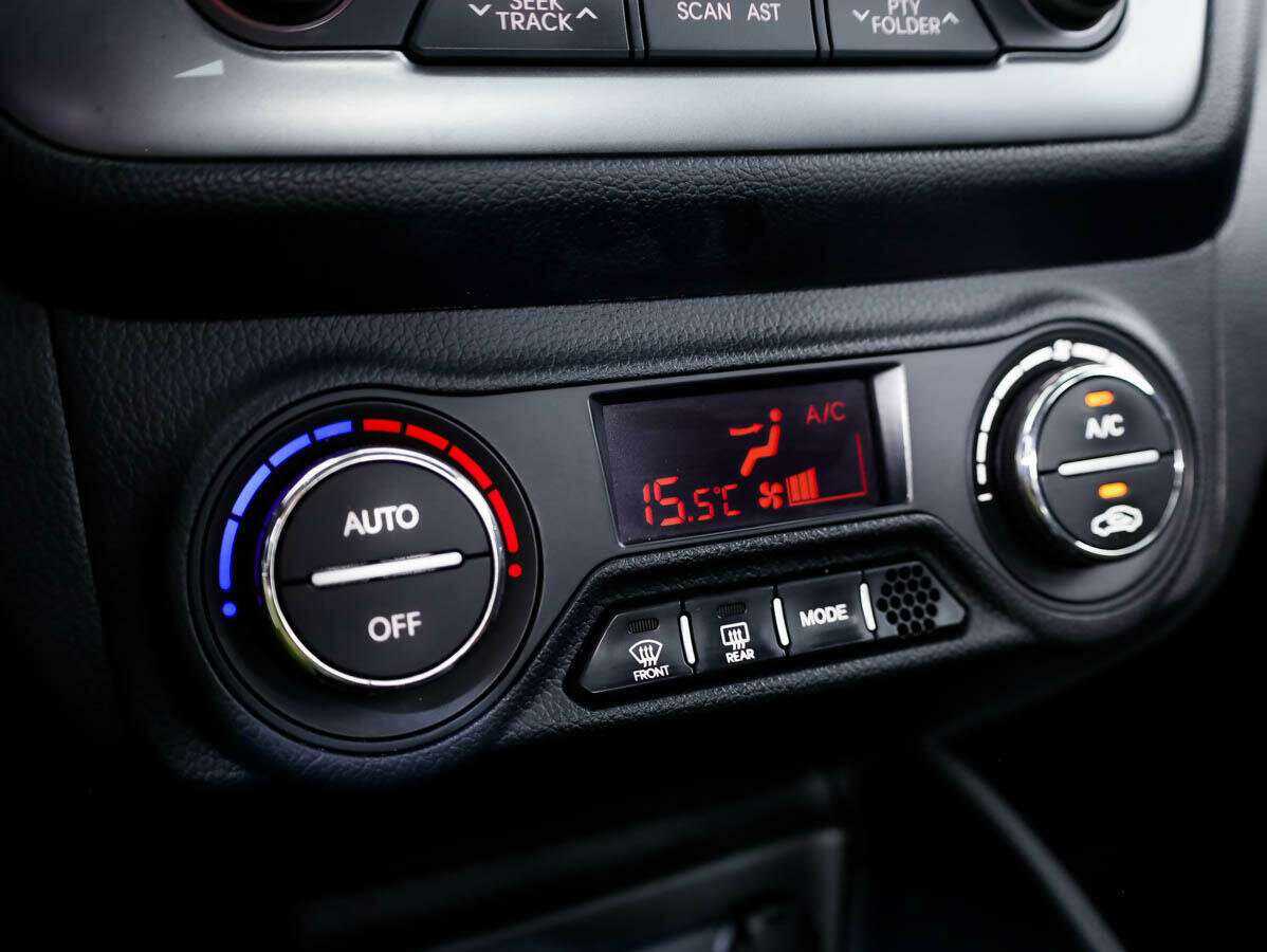 Купить Kia Rio с пробегом. Фото: #13