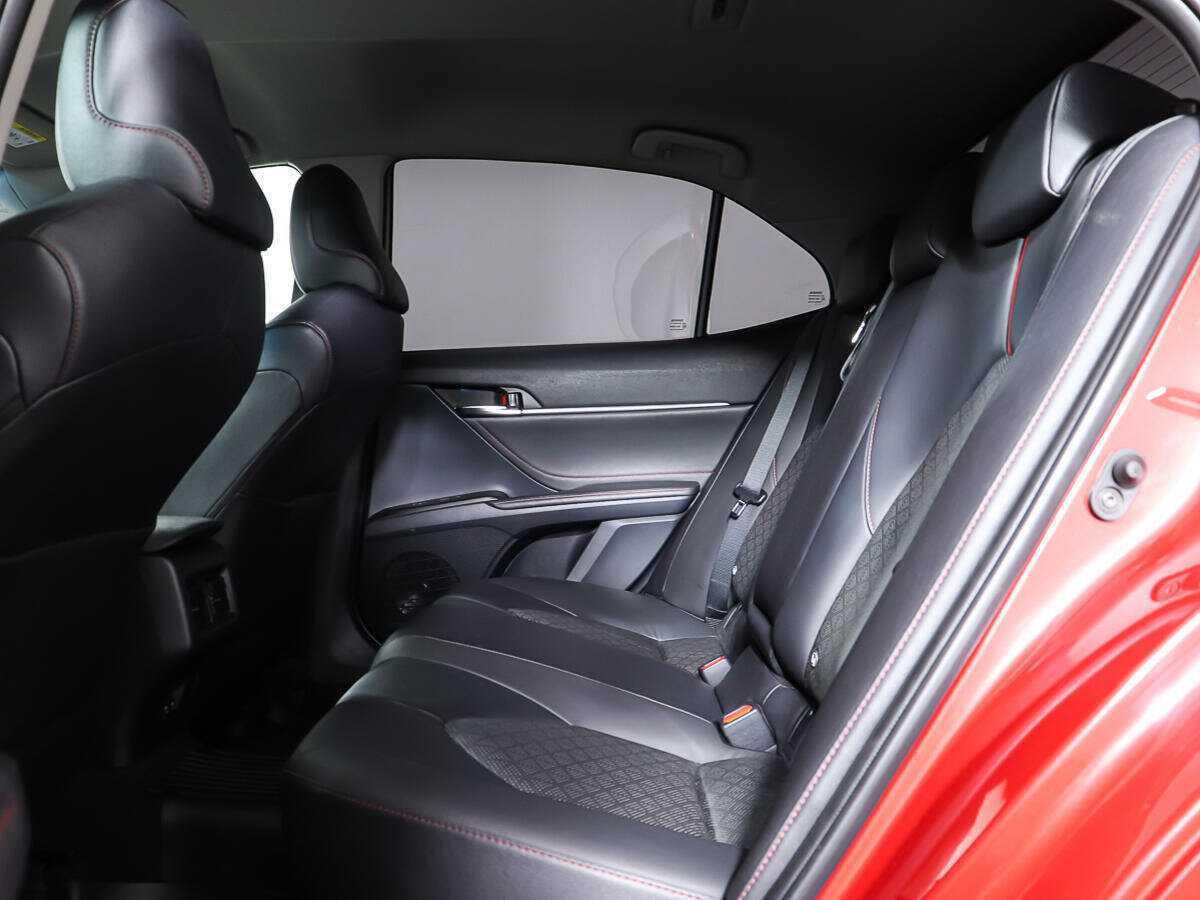 Купить Toyota Camry с пробегом. Фото: #7