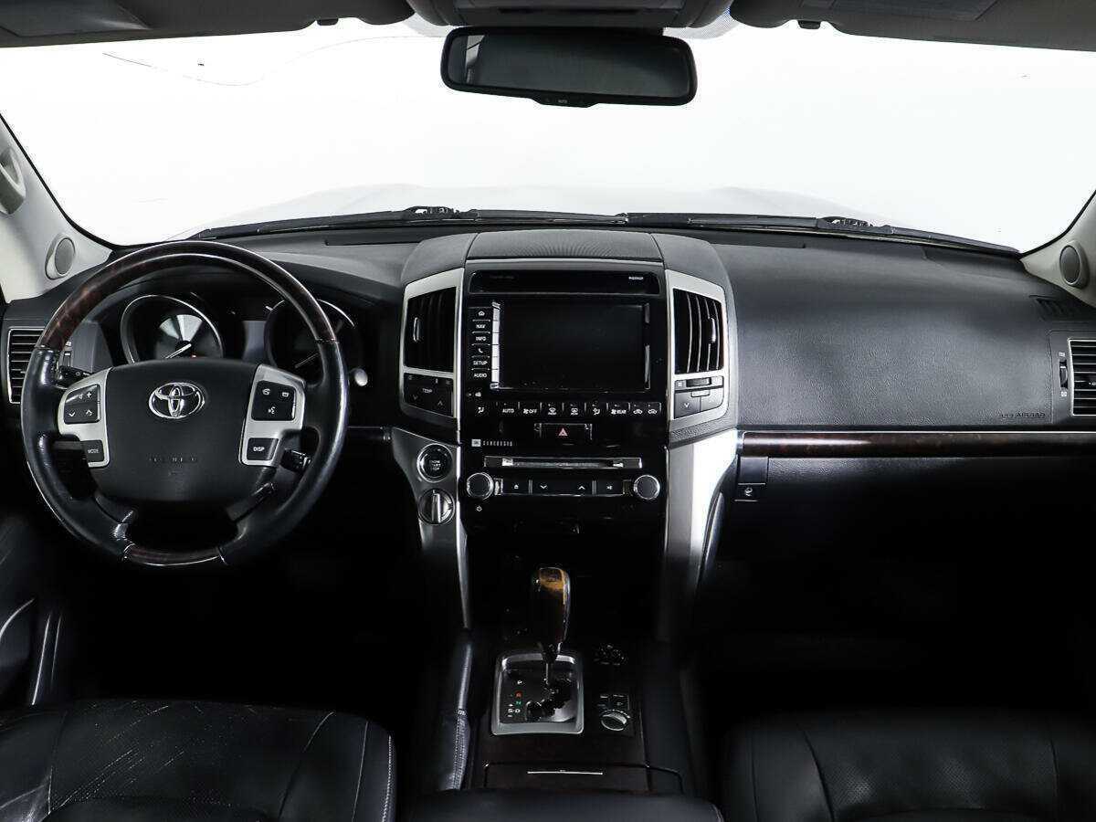 Купить Toyota Land Cruiser с пробегом. Фото: #11