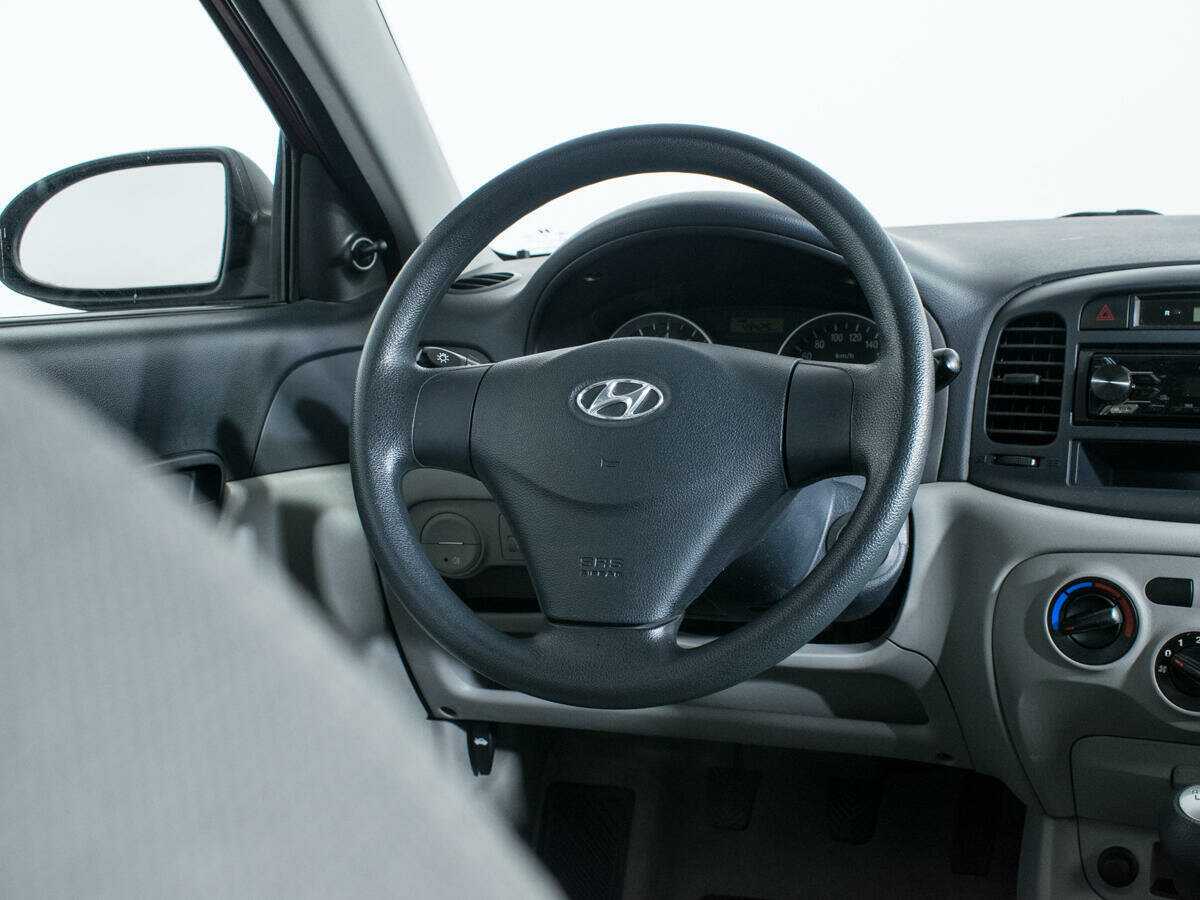 Купить Hyundai Verna с пробегом. Фото: #13