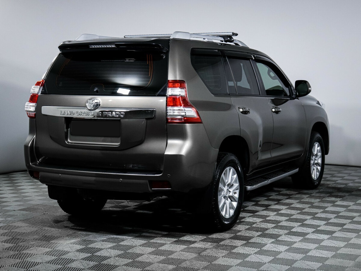 Купить Toyota Land Cruiser Prado с пробегом. Фото: #2
