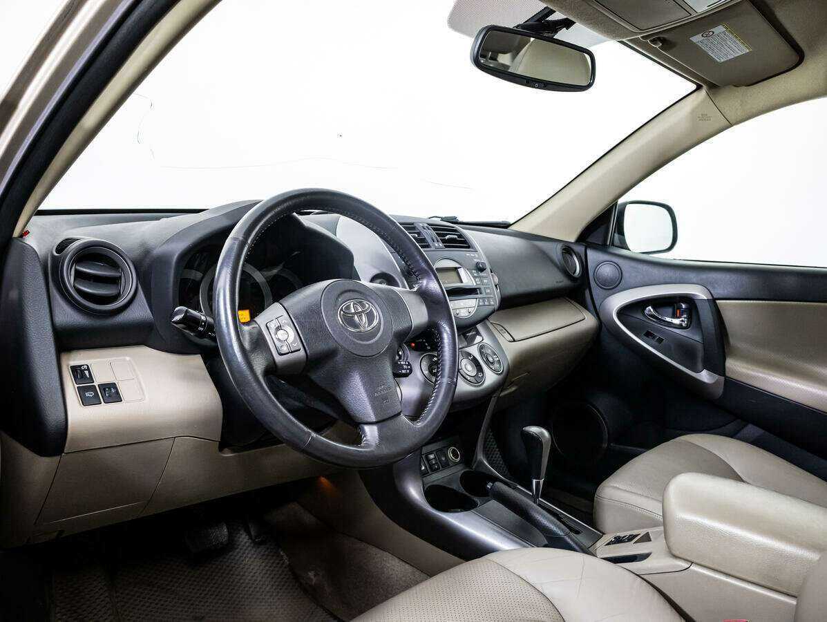 Купить Toyota RAV4 с пробегом. Фото: #10