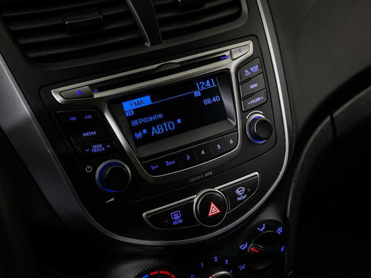 Купить Hyundai Solaris с пробегом. Фото: #13