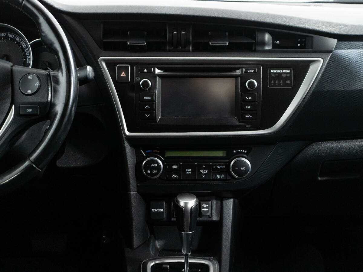 Купить Toyota Auris с пробегом. Фото: #13