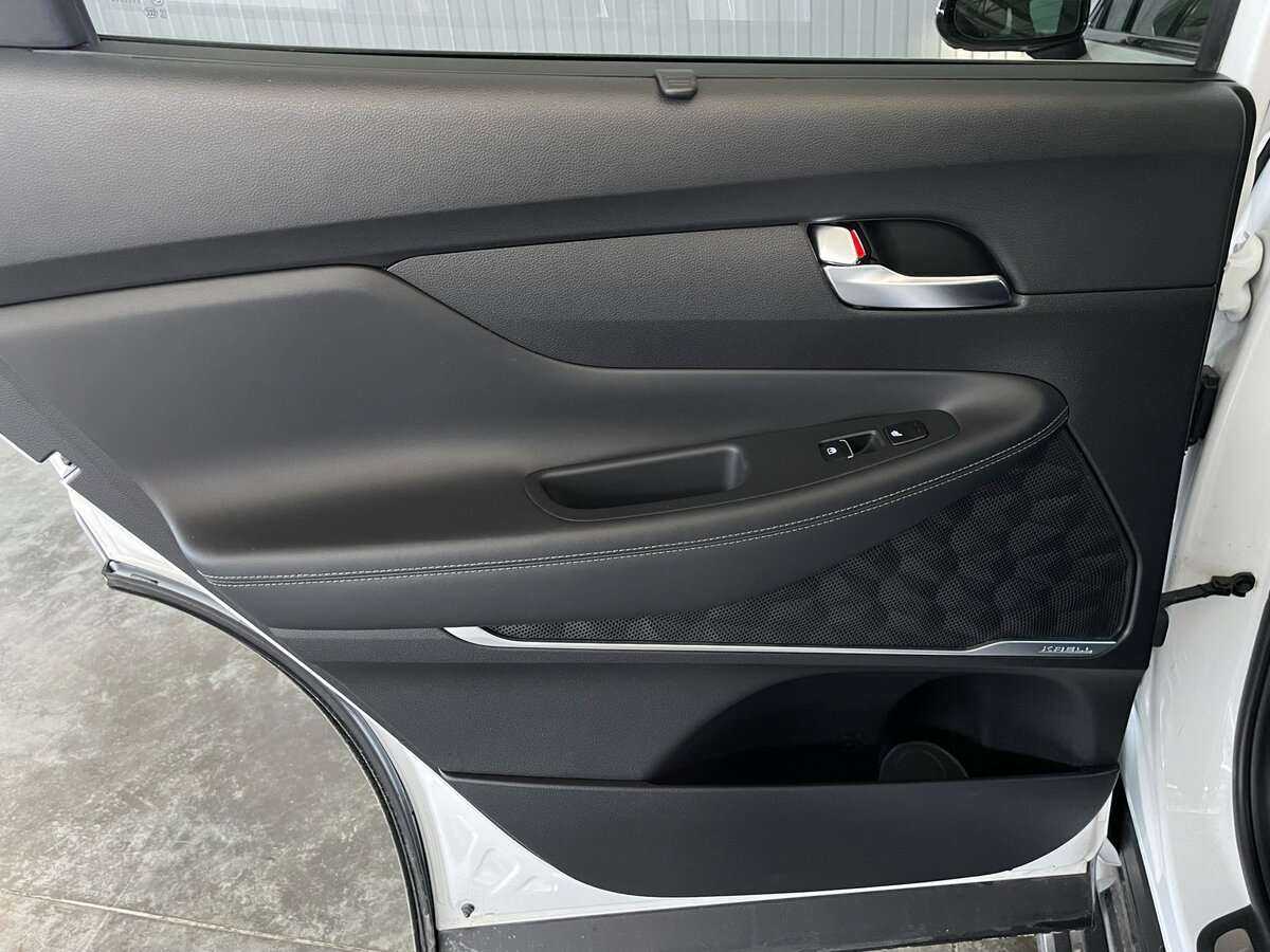 Купить Hyundai Santa Fe с пробегом. Фото: #23