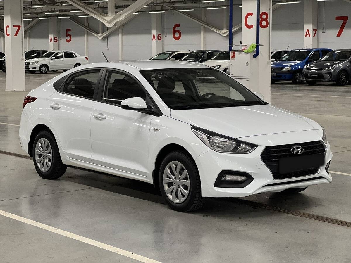 Купить Hyundai Solaris с пробегом. Фото: #2