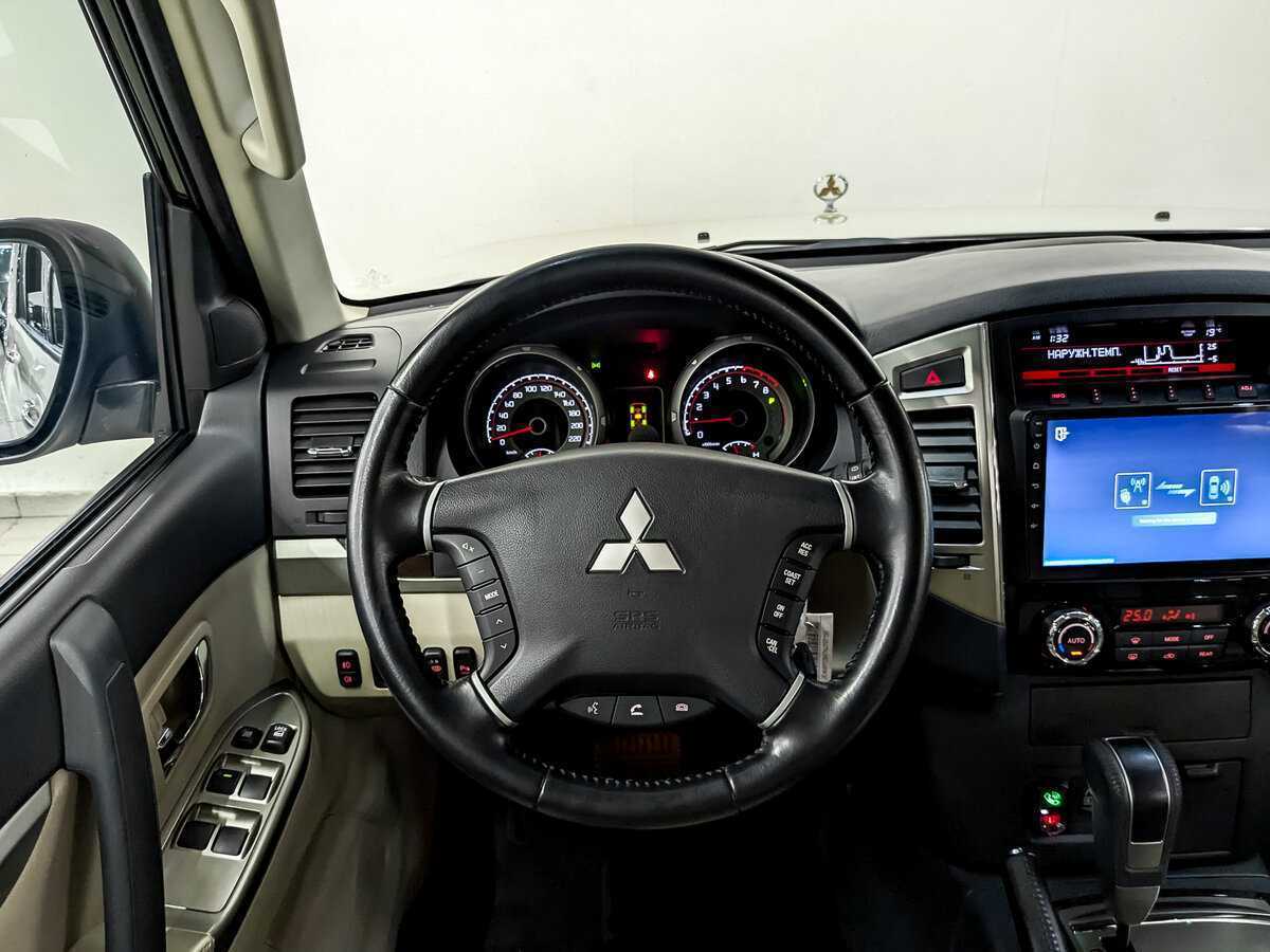 Купить Mitsubishi Pajero с пробегом. Фото: #19