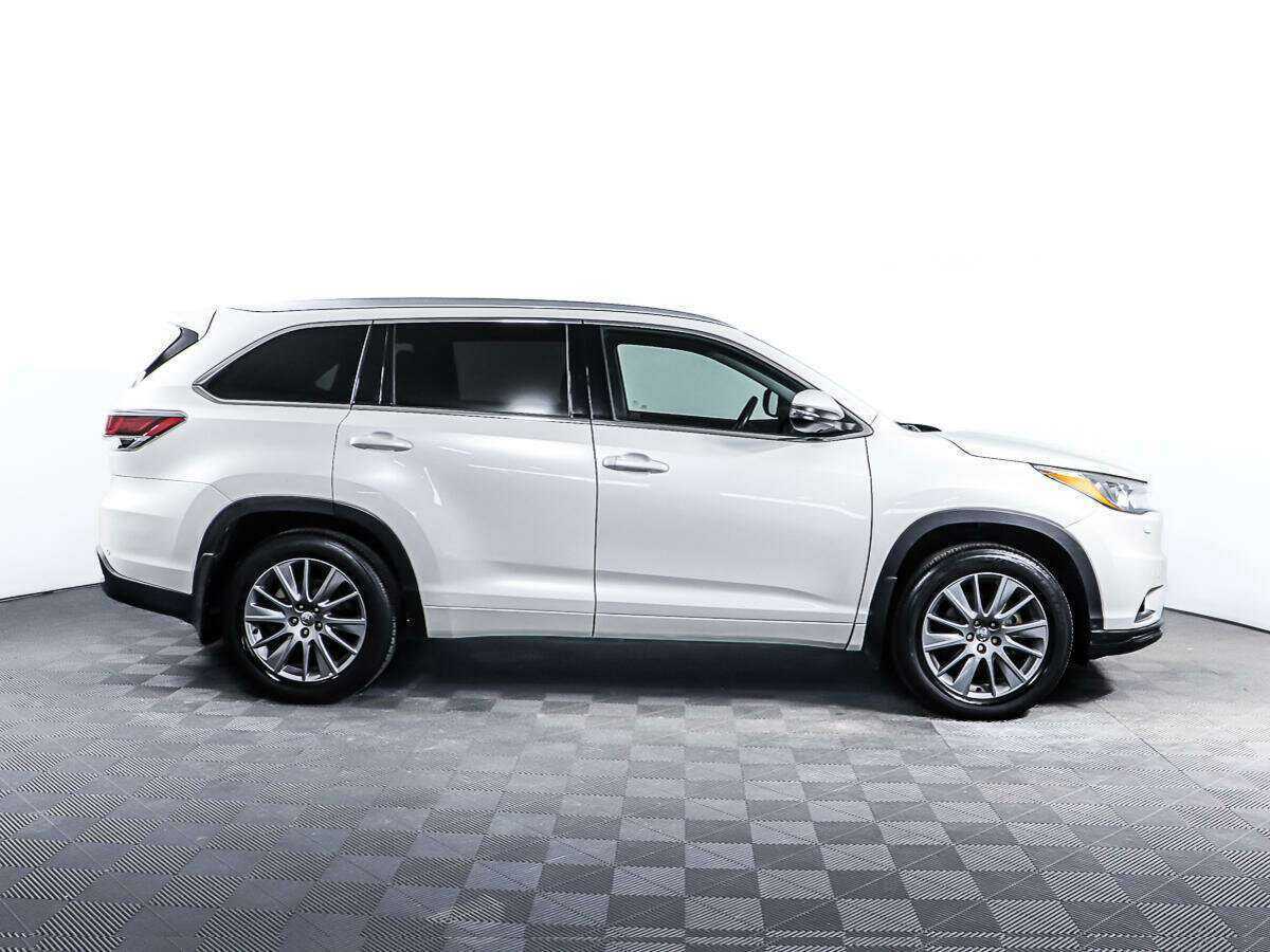Купить Toyota Highlander с пробегом. Фото: #3