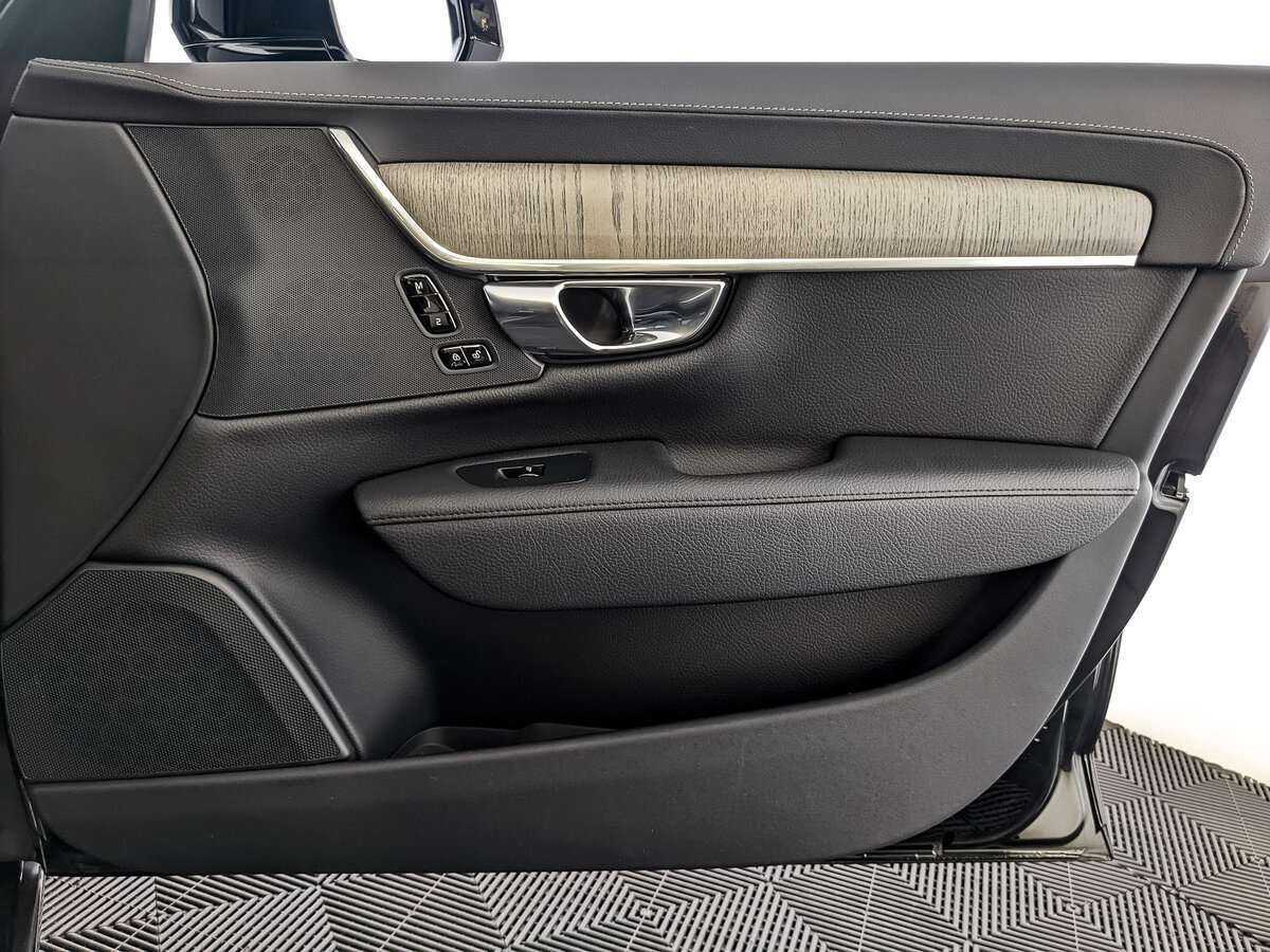 Купить Volvo S90 с пробегом. Фото: #20
